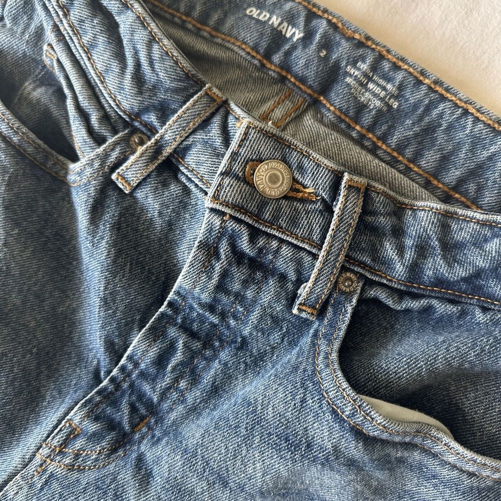 Old Navy Women's‎ 2 Jeans Ski-Hi Wide Leg Distressed Extra High Rise Distressed